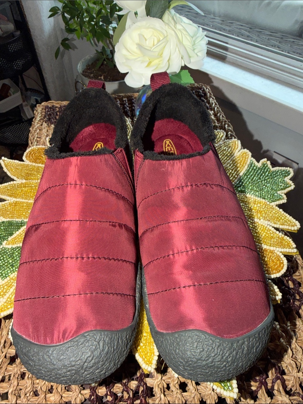 KEEN Women’s Quilted Slip-On in Burgundy Red - Picture 3 of 10